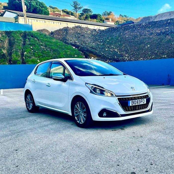 PEUGEOT 208 1.2 PureTech Allure (2019) | 65 000 km | Estado Impecável