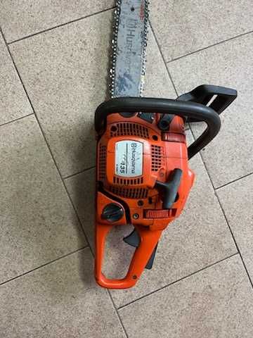 Piła, Pilarka spalinowa Husqvarna 135