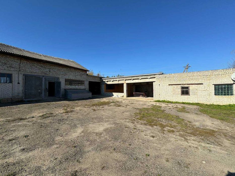 Продається виробничо-складськi примiщення з крупоцехом та обладнанням