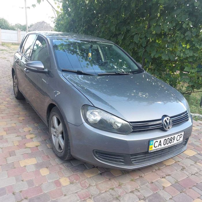 Автомобіль Volkswagen Golf