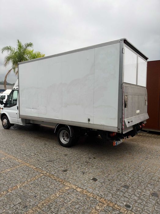 Carrinha Ford Transit contentor com plataforma elevatoria