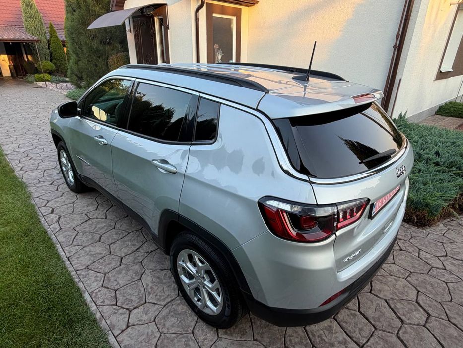 Продам Jeep Compass