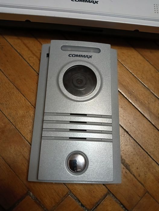 Видеодомофон Commax CDV-70A с видеопанелью DRC-40K