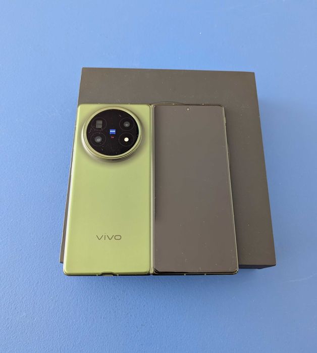 Vivo X Fold5 - 5G - Leve e fino - Como Novo