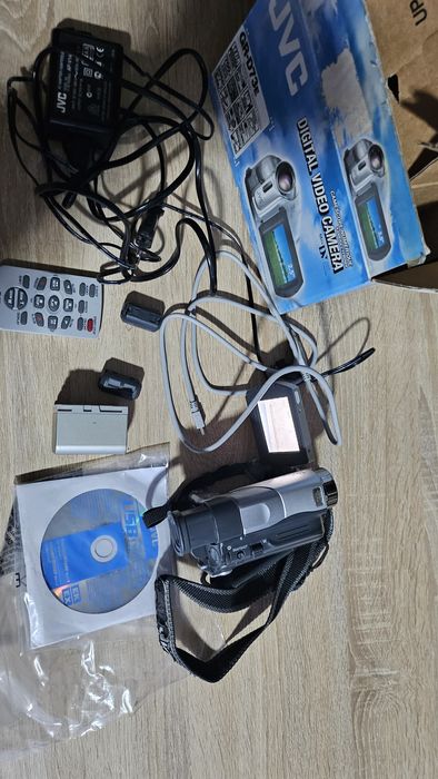 Kamera jvc gr-d73e
