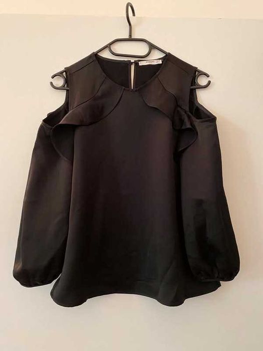 Blusa. Mango XS preta