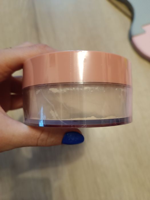 Sprzedam nowy puder Pretty Peach