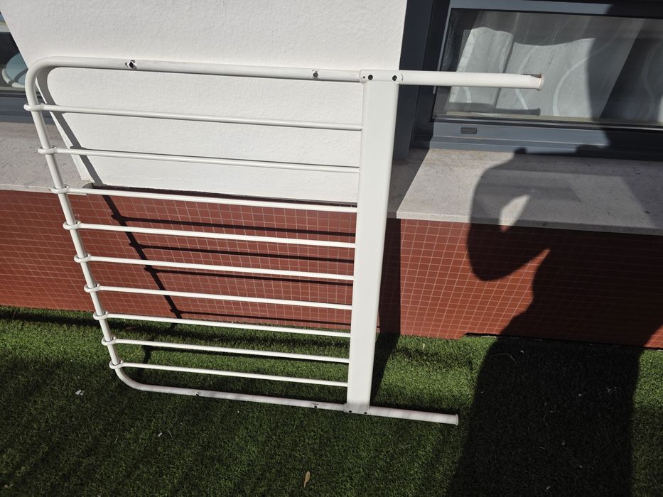 Cama Minnen ikea + estrado + colchão
