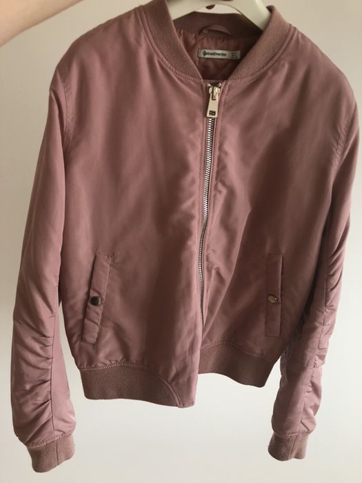 Różowa bomberka Stradivarius