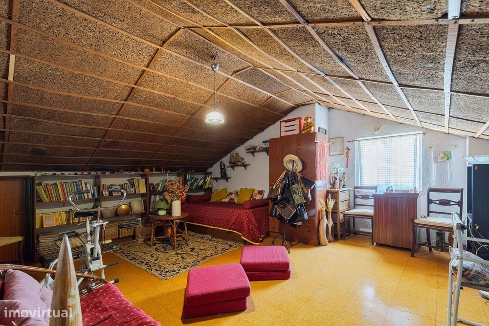 Moradia Geminada T3+ Sótão + Garagem -Qtª Rouxinol