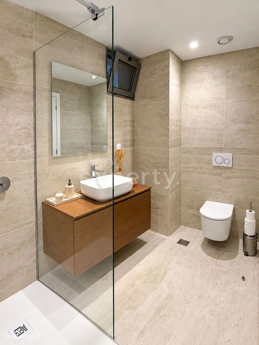 Apartamento T2 | Edifício Lourencinha II | Câmara De Lobos