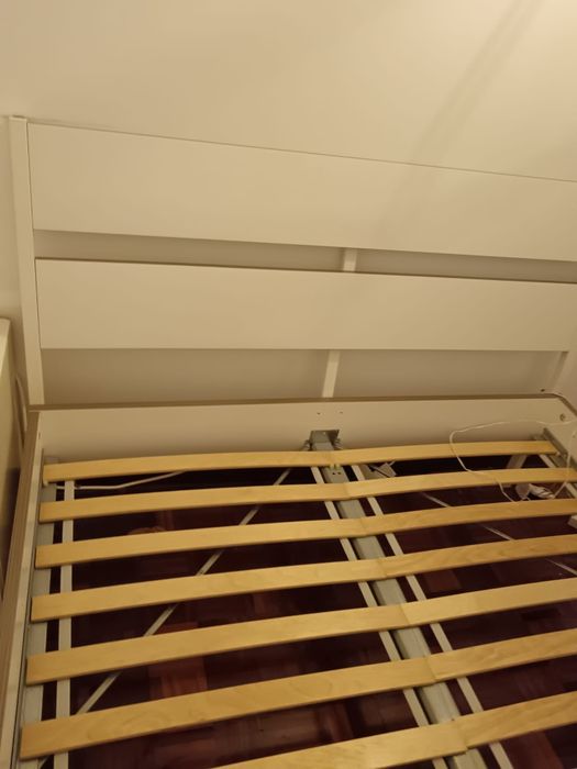 Cama de casal Ikea