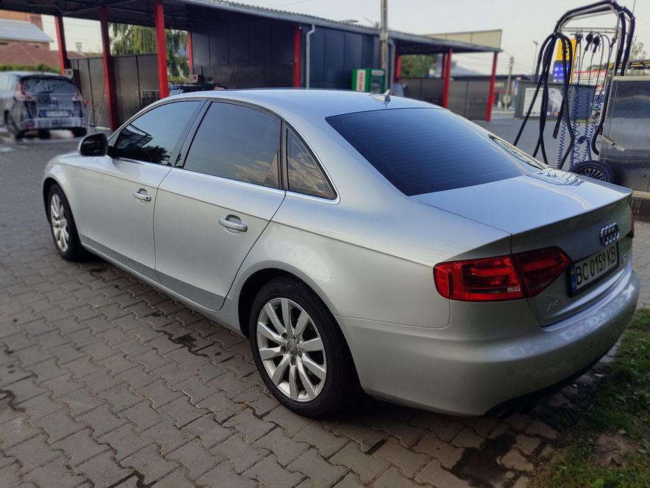 Ауді А4Б8 2.0 бенз, автомат квадро Audi A4B8 2.0 benzin Quattro