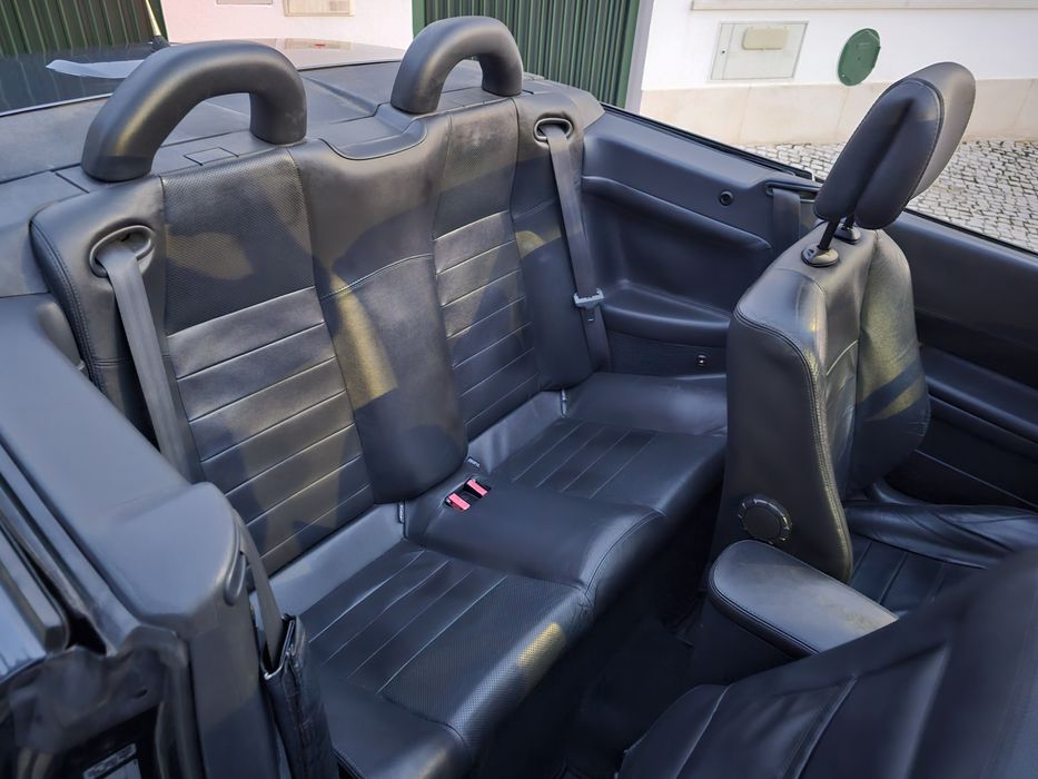 Vendo Renault Megane Cabriolet de 2007 1.5 105 cv esta em ótimo estado geral tem apenas 188 mil km para mais informações ligue me