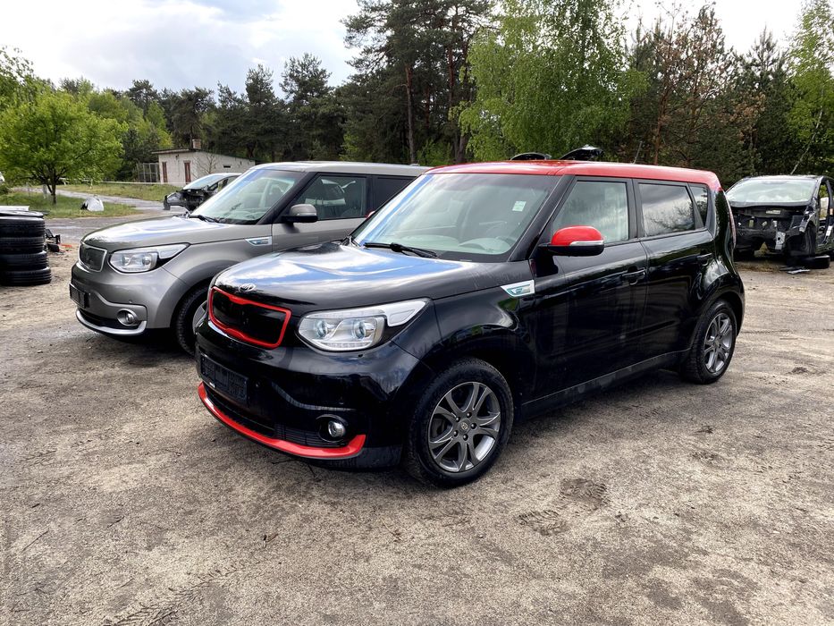 Ляда задний бампер Kia Soul EV фонарь кришка багажника Кіа Сол шрот