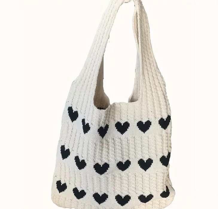 Вязаний шопер з сердечками