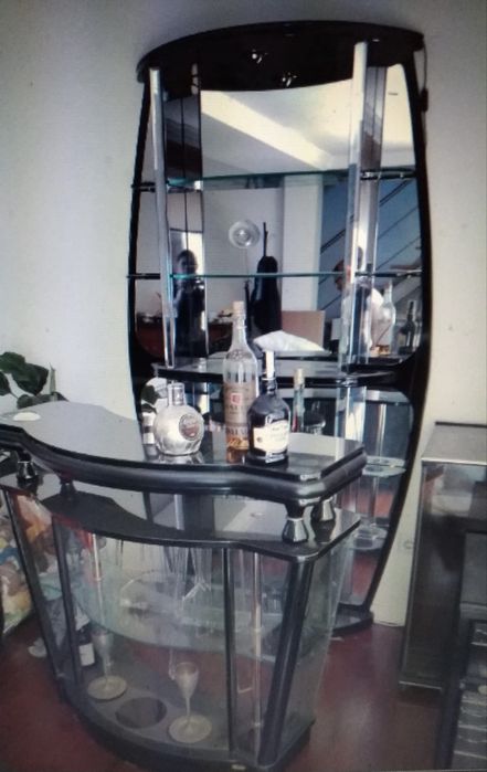 Movel Bar lacado em preto