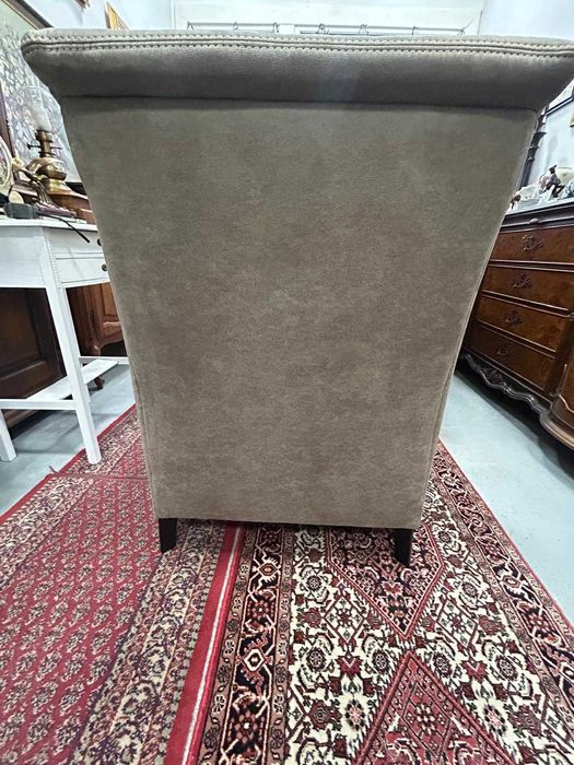 Stylowy fotel tapicerowany –  stan idealny