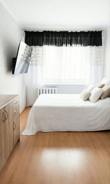 Sprzedam mieszkanie 82,7m2 - 4 pokoje - umeblowane