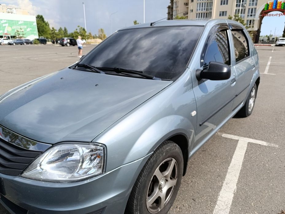 Продам Renault Logan 1.6 відмінний стан