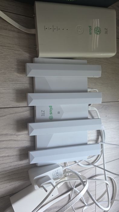 Modem zewnętrzny ZTE MC889 oraz Router WiFi ZTE T3000