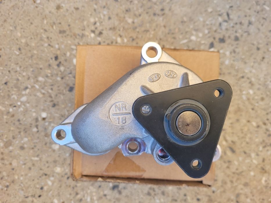 Помпа hyundai, kia crdi 25100 2A300
