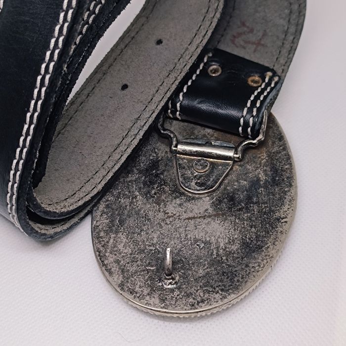 Cinto em Pele de qualidade Vintage Fivela Jesus Cristo Resina em Metal