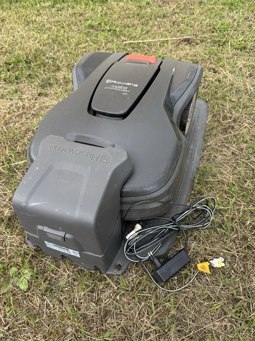 Kosiarka Husqvarna AUTOMOWER 305 kosiła 1569h