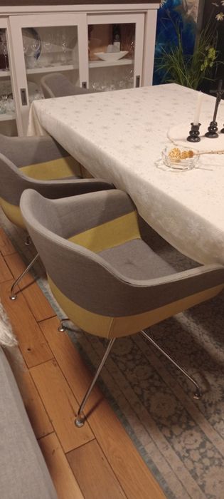 Sześć obrotowych krzeseł  firmy Brunner