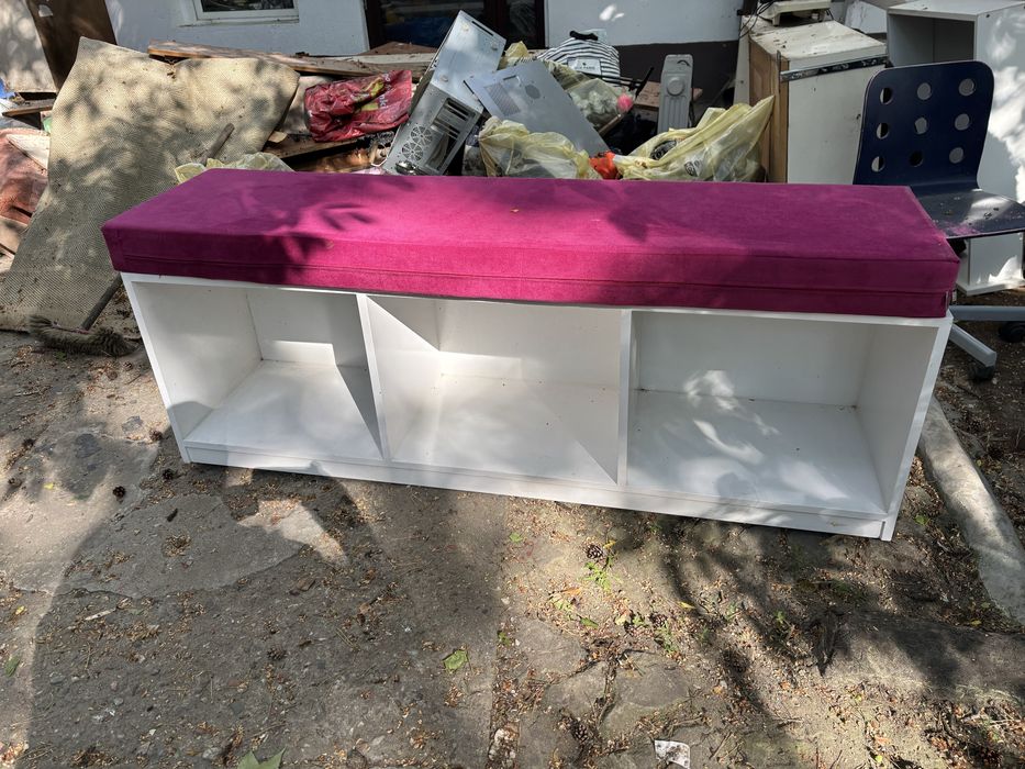 Lawka z siedziskiem i polkami 160 cm - nie IKEA