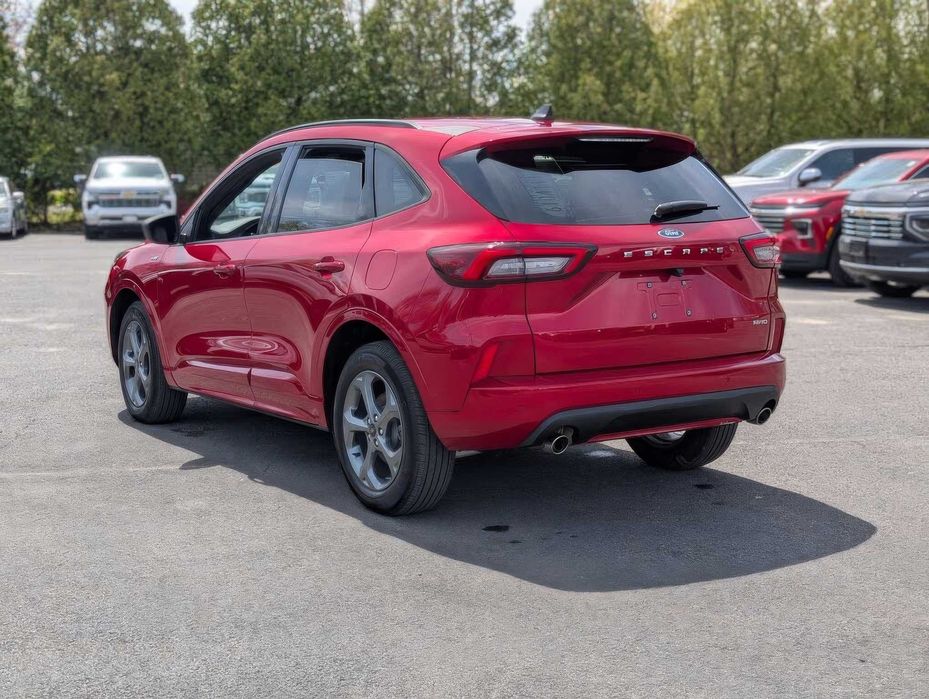 Ford Escape      2024