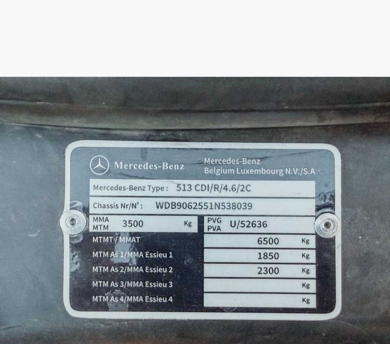 Mercedes sprinter 6 lugares tribasculante. Carrinha em muito bom estado de mecânica como de visual com tudo 100% funcional e pronta para trabalhar com