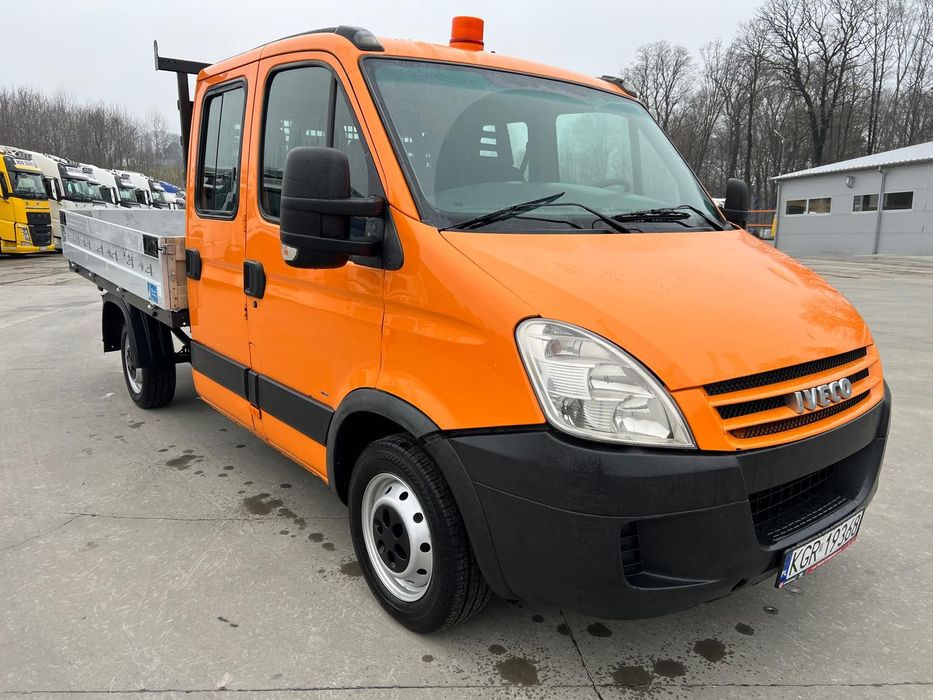 Iveco DAILY  Iveco Daily 2.3  z podwójną kabiną 7 miejsc , Brygadówka