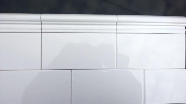 Tamoe listwa ceramiczna wykończeniowa profil czarny/biały Fabresa