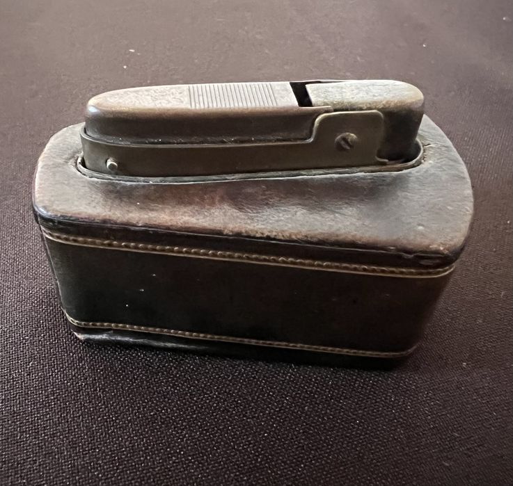 Isqueiro vintage SILVER MATCH caixa couro.