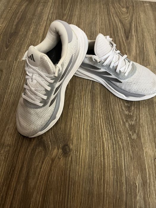 Продам кросівки adidas, розмір 39,5