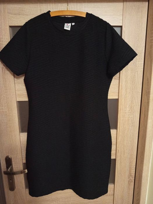 Sukienka damska na krótki rękaw