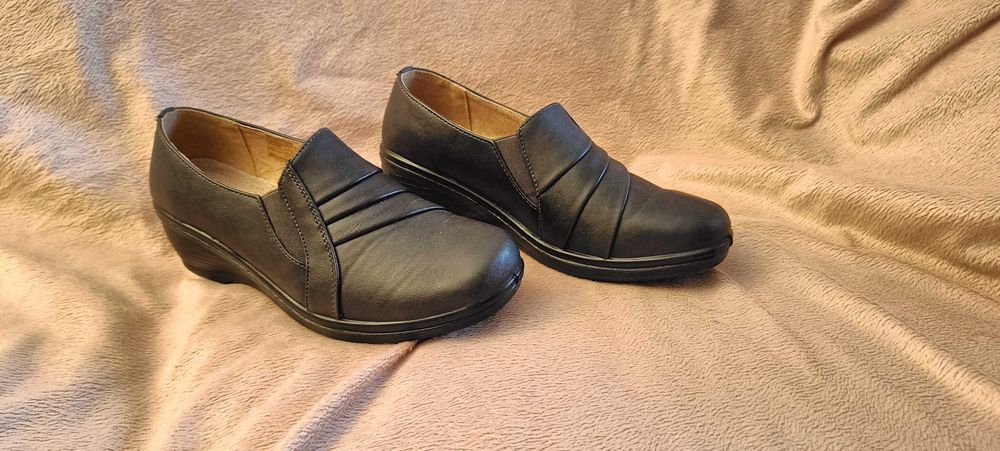 Damskie buty platformowe, skórzane. Rozmiar 37. Bardzo lekkie.