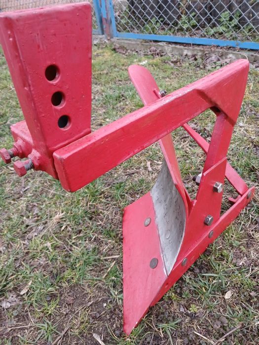 Плуги до мотоблоків.