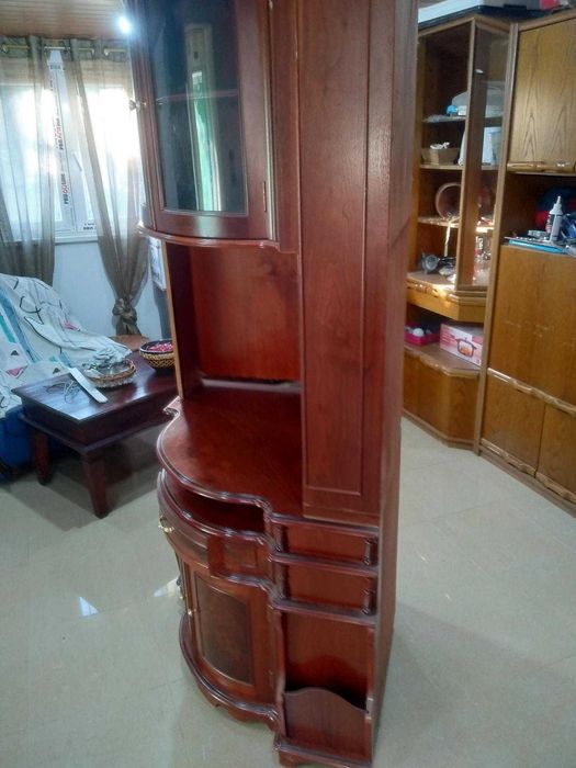 Móvel de canto clássico para TV