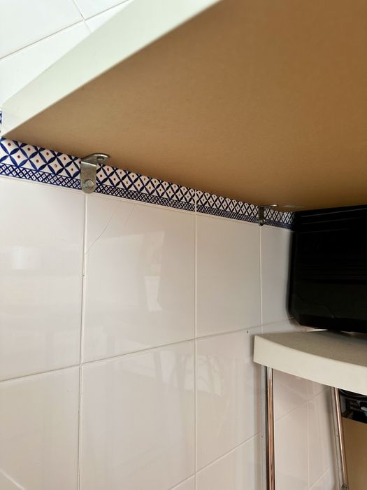 Conjunto mesa e 4 cadeiras altas IKEA