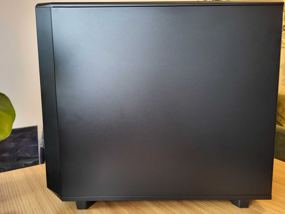 PC i7‑2600 / GTX 1080 / 24GB RAM / Fractal Meshify 2 / 2x SSD + 2x HDD