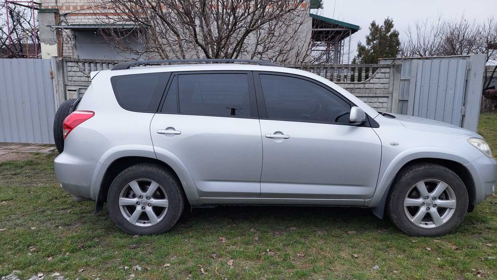 Toyota RAV - 4 лонг 2006 рік газ-бензин