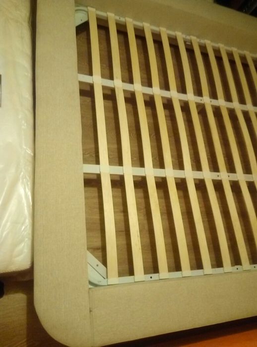 Продам велику кровать