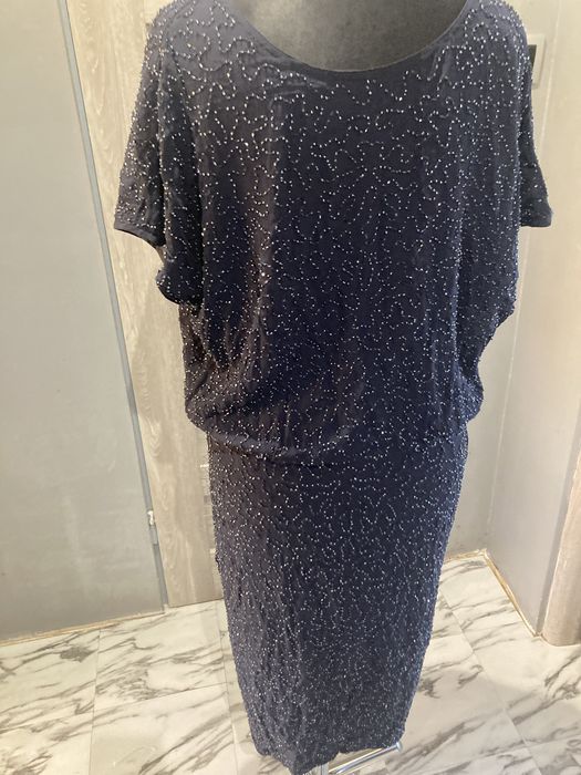 Granatowa blyszczaca