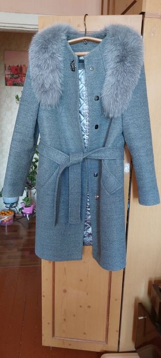 Кашемировое пальто серого цвета 44 р