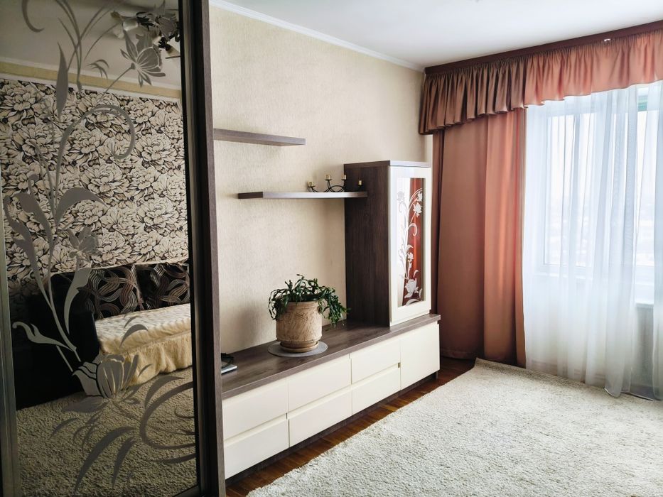 Здам 1кімнатну квартиру  на Райдужній.