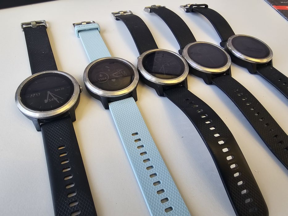 Мультиспортивний смарт годинник Garmin Vivoactive 3 Black