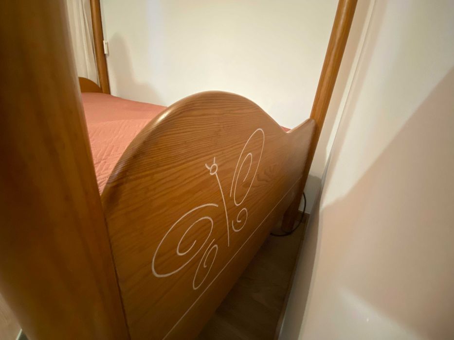 Cama de Dossel solteiro em madeira maciça