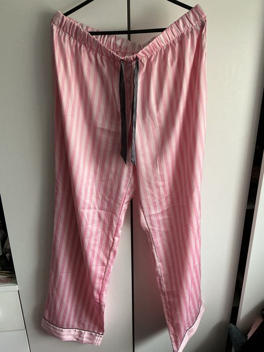 Zestaw piżama różowa w paski Victoria’s Secret